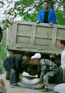 大哥以后应该不敢了。