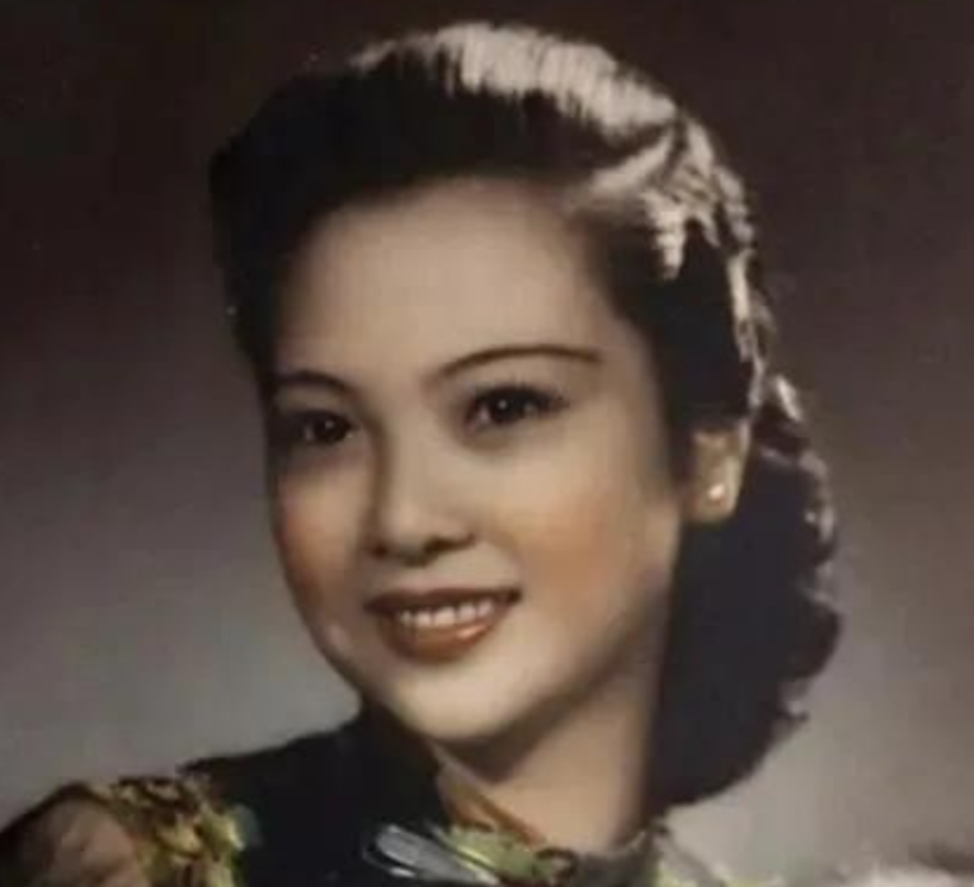 1947年，为毛人凤生育8个子女的向影心，被丈夫送入精神病院。1956年，毛人凤