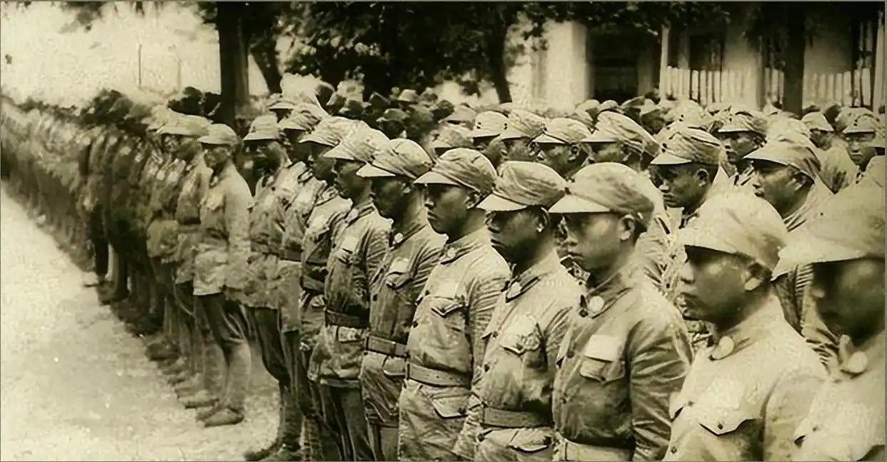 1938年，八路军一个营500多人仅12条枪，司令官卫立煌嘲讽：去送死吗？营长反