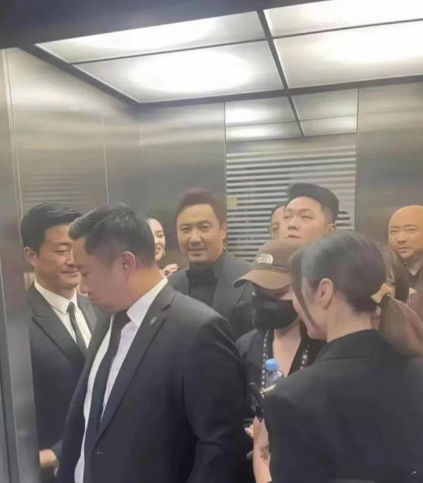 如果你进入了这部电梯…你会说什么？