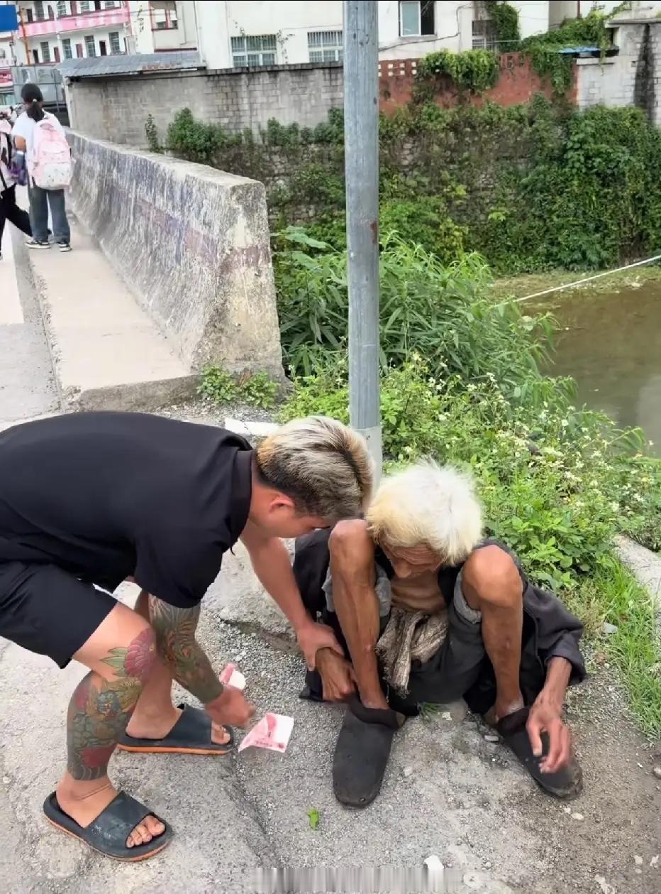 有纹身的人不一定是坏人，这句话你同意吗？