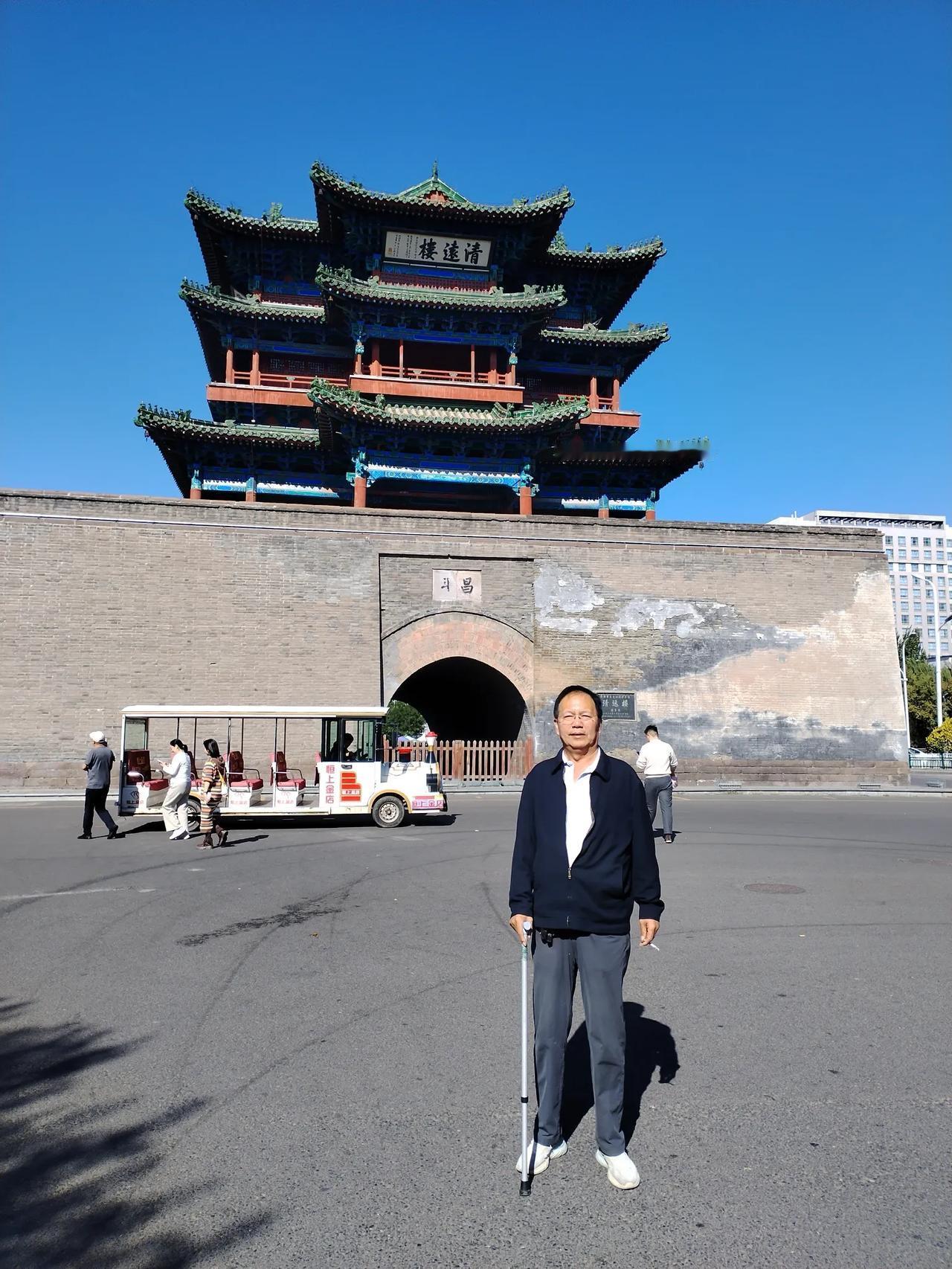 今天参观张家口大境门，说实话，确实不错，不过也没有别的景区！所以只能去宣化古城看