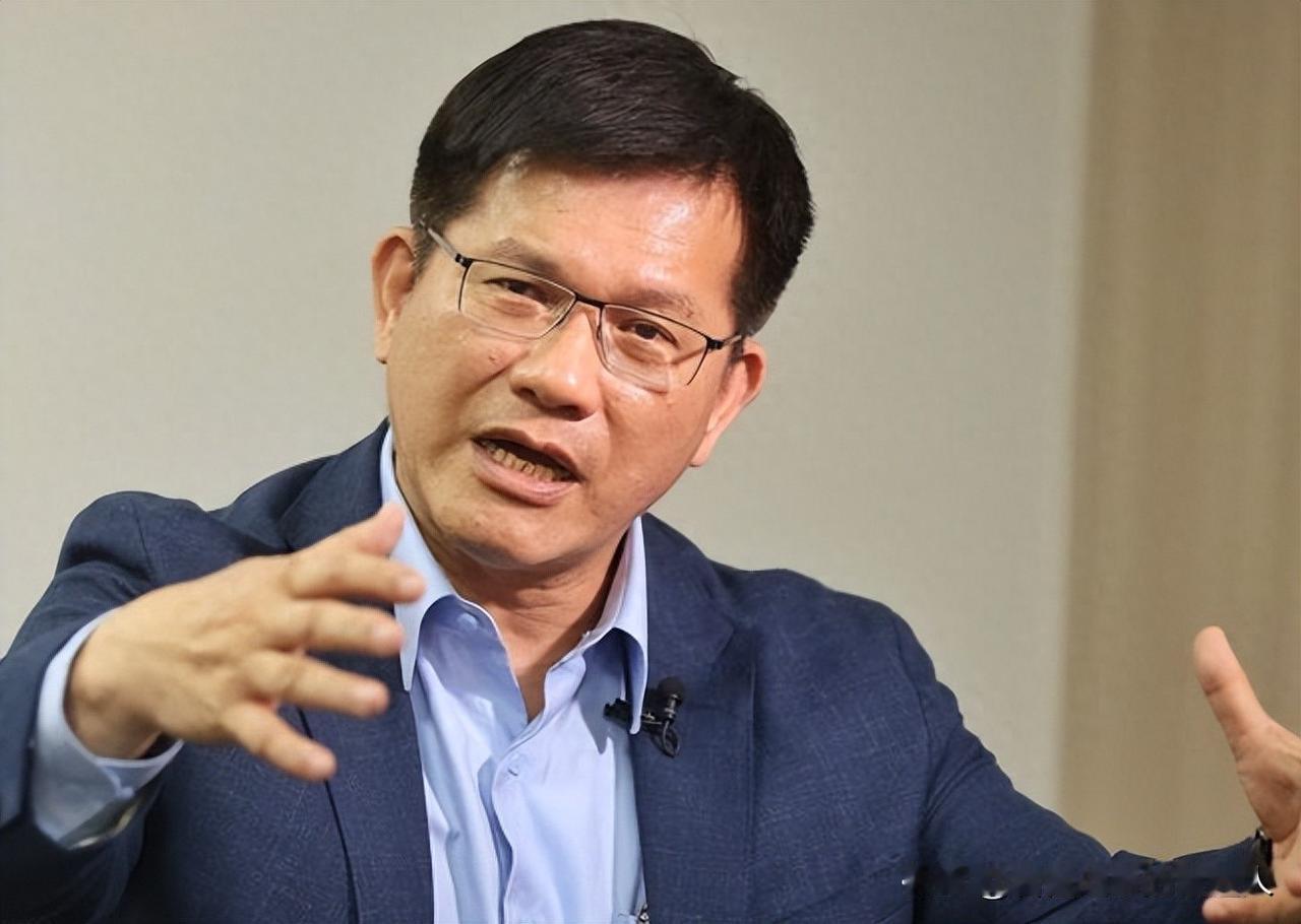 林佳龙说太平岛是"中华民国领土"，这话听着像在捍卫主权。但你往深里想一秒钟——"