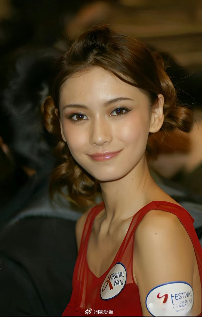 angelababy|杨颖花在开风在吹雾弥漫你我岁岁平安.​​​