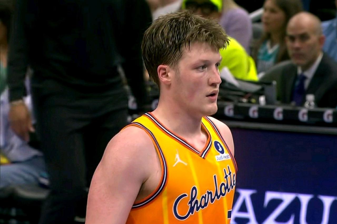 克努佩尔将锁定最佳新秀？黄蜂主场强势终结豪强尼克斯7连胜，豪取五连胜，取得了