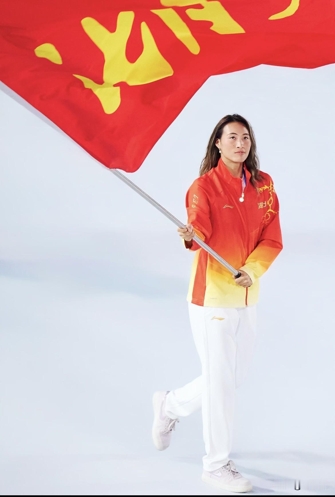 现在最可惜的就是郑钦文吧，不是因为她因伤退出全运会，而是她错过了一个绝佳的机