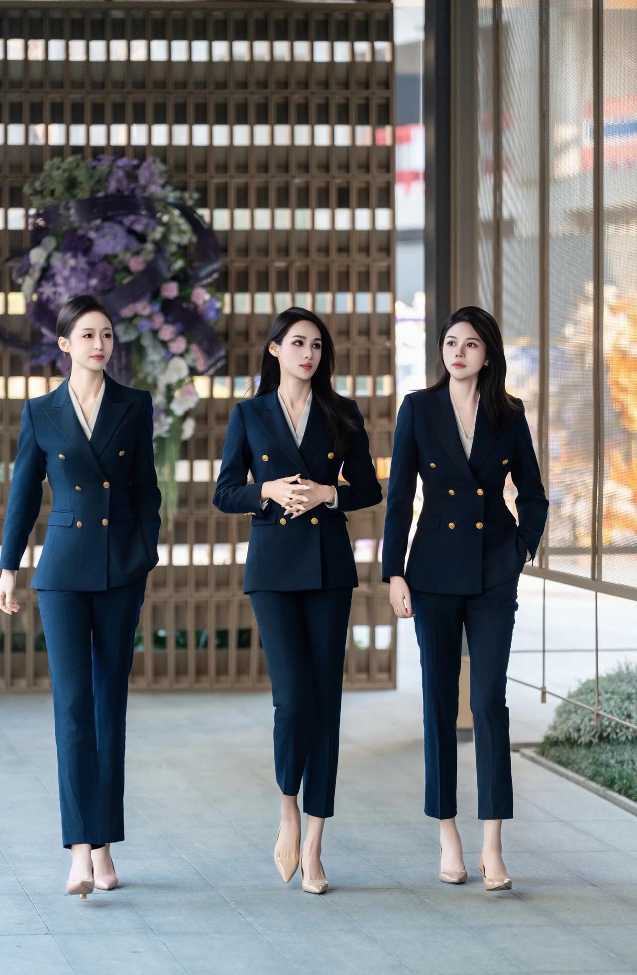 无人驾驶汽车改变的不只是汽车行业，更是彻底改变了出租车、网约车公共出行服务行业，