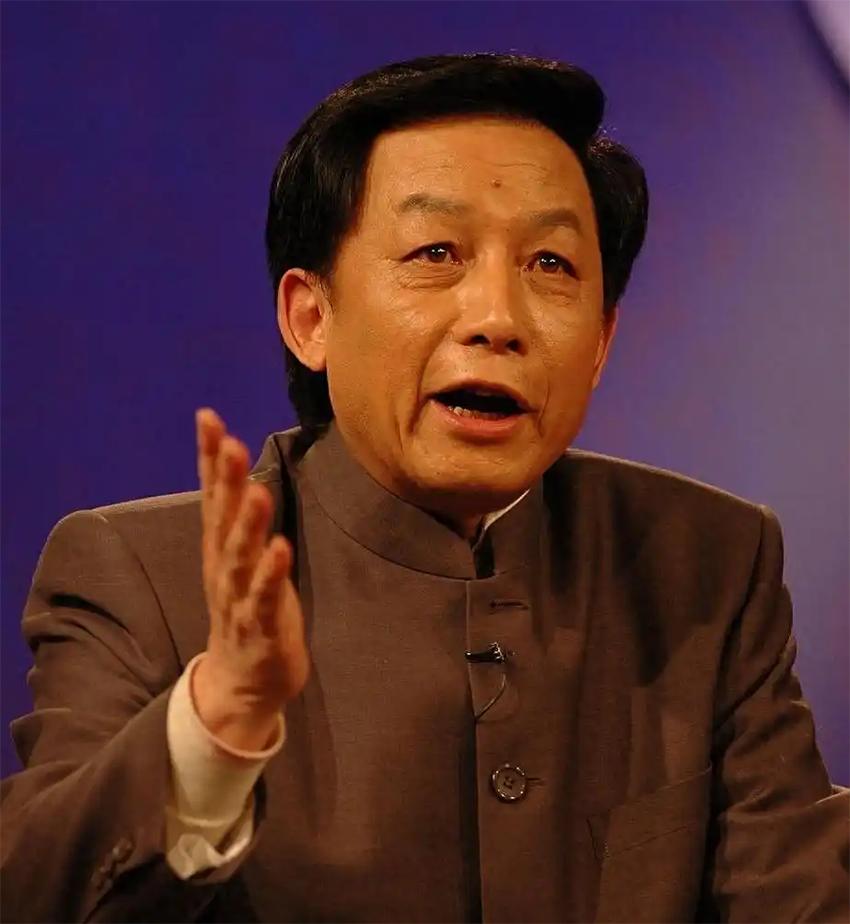大家有没有注意到，莫言、易中天、罗翔等等这些社科类学者，和中国蓬勃发展的复兴节奏