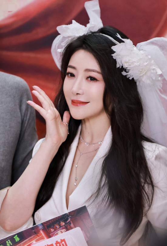 终于知道了，为什么陈紫函看起来这么年轻？这根本不是所谓天生的，而是她这个人的