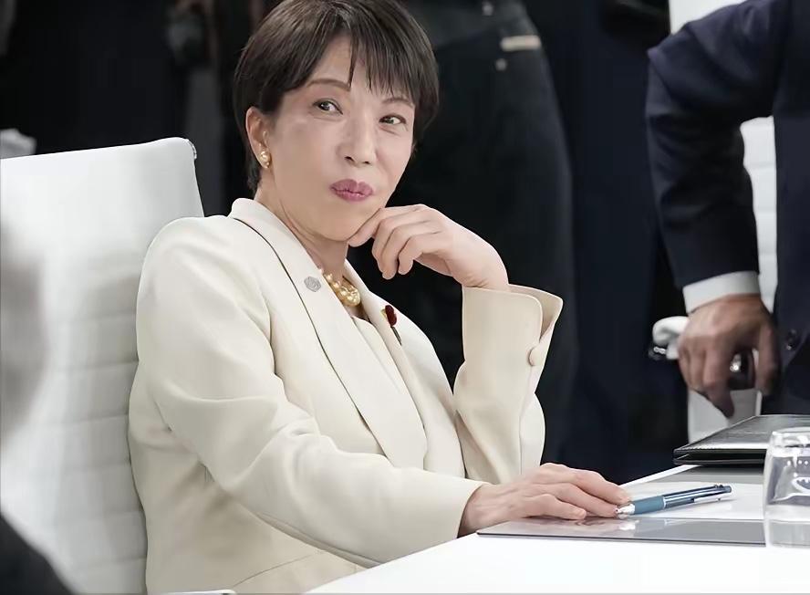 高市首相第一次参加G7峰会，兴奋之中暴露攻击性高市早苗这次终于坐上G7那张圆