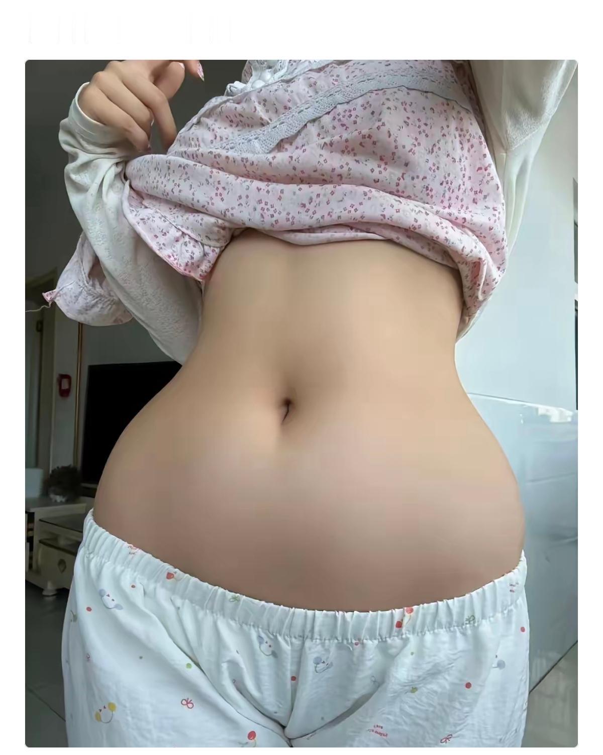 这哪是水桶腰啊？这是水蛇腰啊。