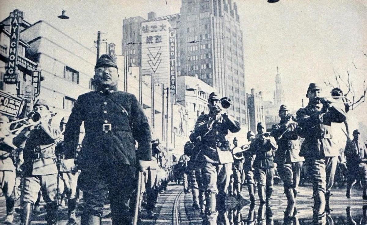 见过抓获敌军大官后，高兴得要庆功的，但你见过抓了敌方总司令，却愁得想装瞎偷偷把人