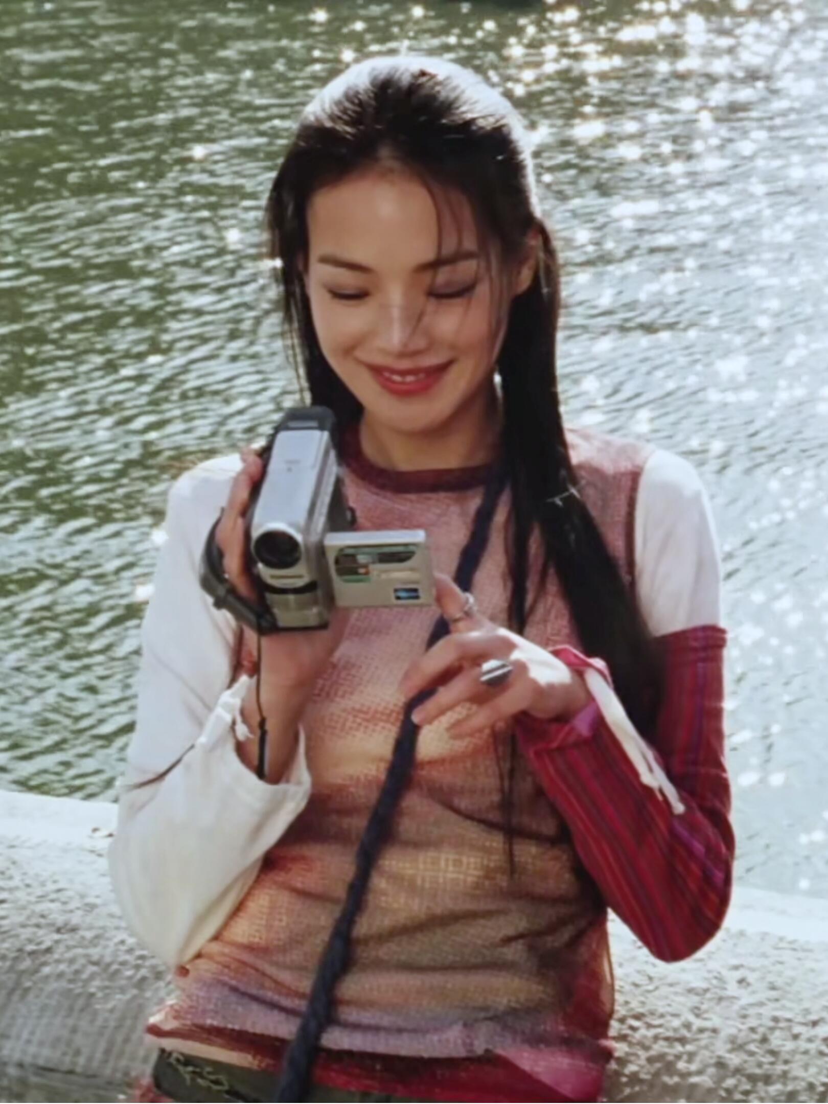 2001年的秋天，手持DV游荡在北京街头的舒淇舒淇，《北京乐与路》，2001年特