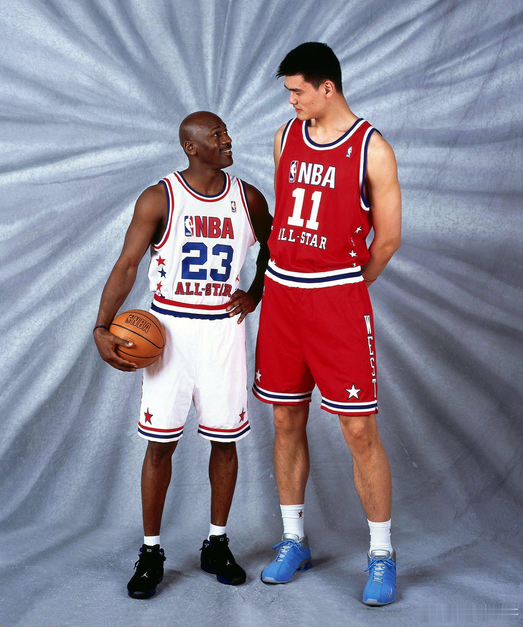 NBA已知乔丹身高198，目测姚明15岁女儿差不多跟乔老爷子一样高了姚明15岁