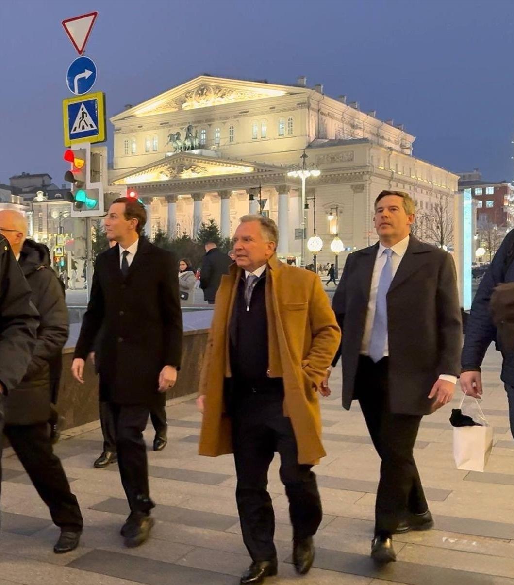 美国连夜离开莫斯科当地时间12月3日凌晨，普京和美国特使威特科夫会谈结束。这