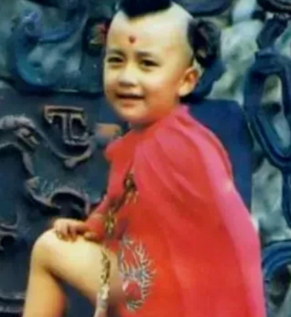 赵欣培当年拍摄83版《西游记》时，得知要光着屁股拍摄，死活不同意。最终在剧组轮番