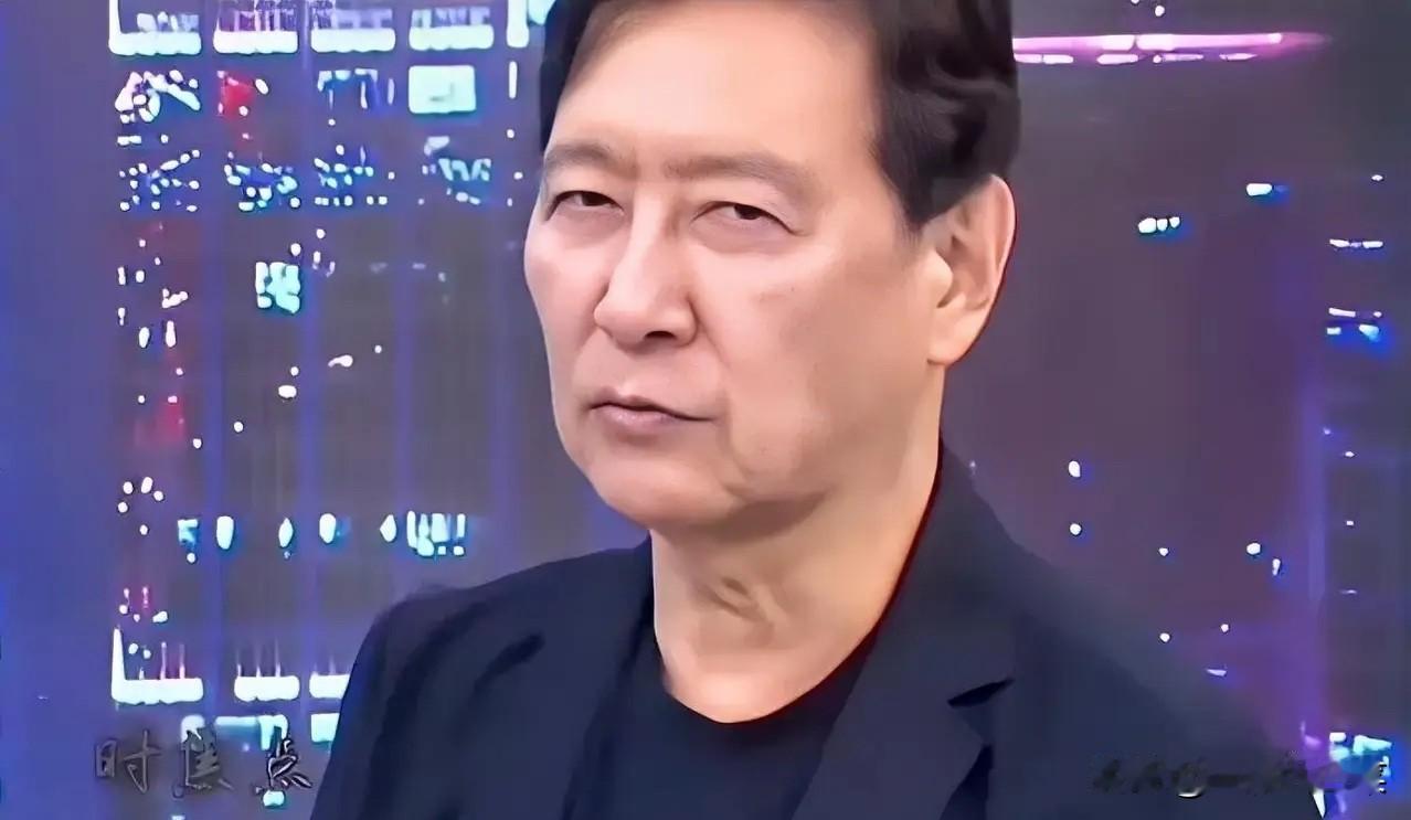 台湾媒体人赵少康在节目中说：“最近台湾每天都在讨论，特朗普去大陆到底会不会出卖台