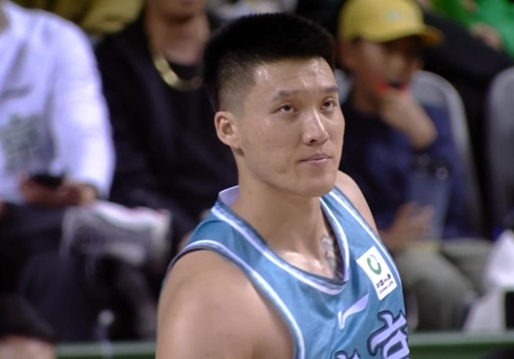 万万没有想到！阻碍曾繁日加盟新球队的原因，居然是百万元的培养费。曾繁日离开广东