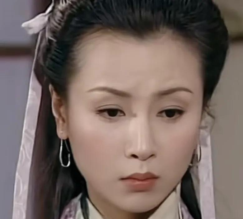 再美的女人千万不能太瘦，一瘦，立马脱相了，很难看！像香港绝世大美女，，袁洁莹就是