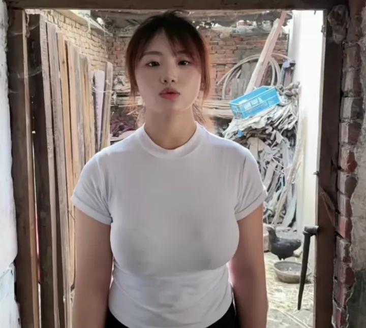 身材好，就说人家擦边，真的不至于。00后女业主发30多条烂尾楼维权视频，没想