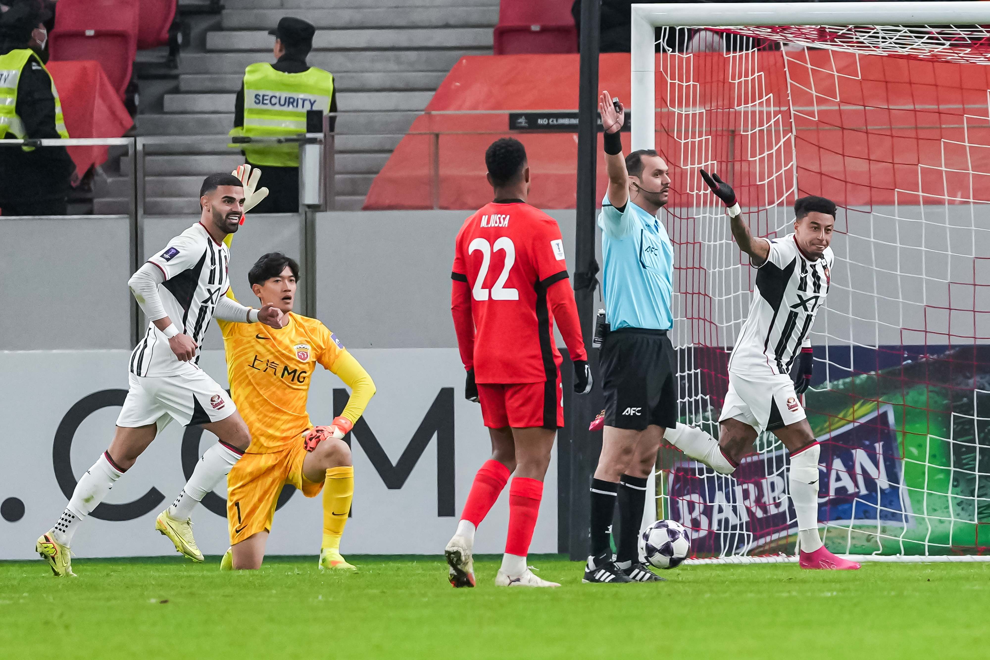 足球报谈海港亚冠三连败: 赛程“连轴转”, 伤病为失利埋下隐患