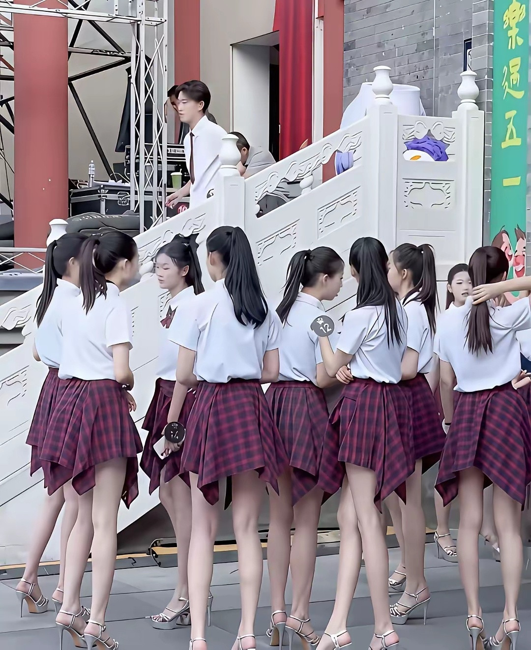 这个学校真是风景独好啊，肯定招生很容易。