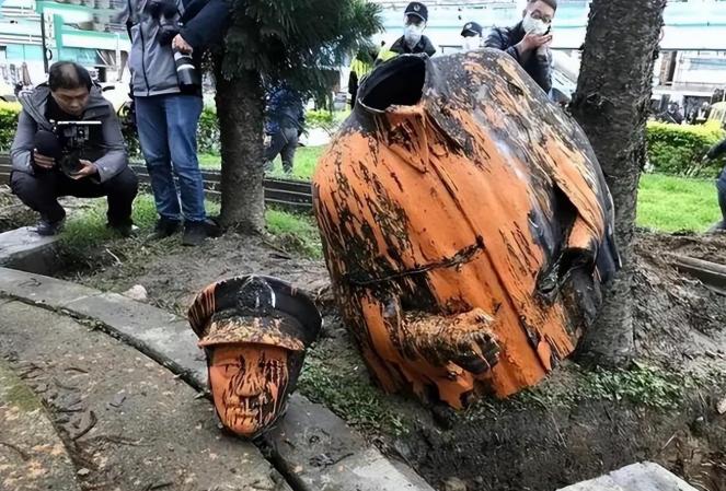 建议郑丽文，馆长陈之汉，蒋万安再来大陆的时候看看大陆对待国民党人的故居坟墓是怎么