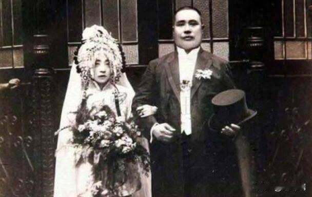 50岁状元明媒正娶，16岁名妓赛金花旺40年！赛金花，原名傅彩云，是近代历史