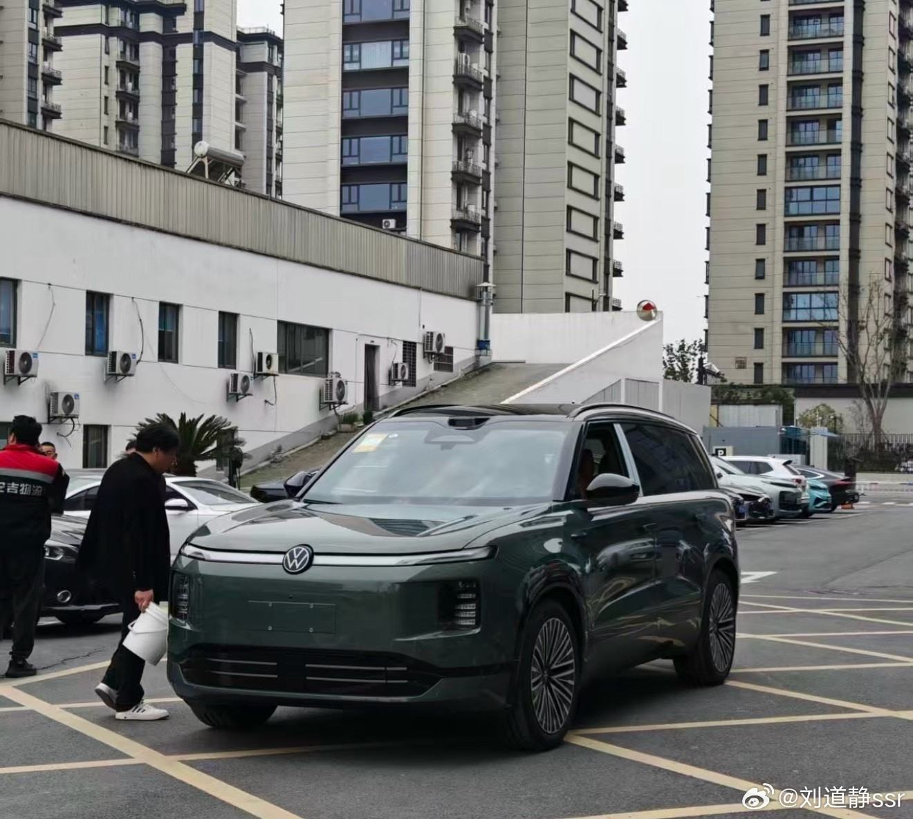 大众ID9X新配置被网友拍到了！大家觉得怎么样？我个人觉得还是金色的好看北京