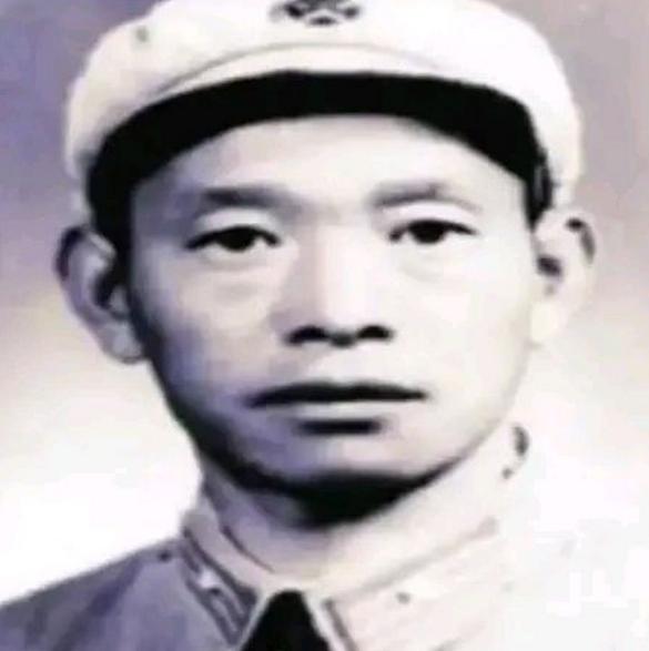 1943年，晋察冀一分区孤胆英雄宁亚川执行任务时误杀民女巧云，战功赫赫的他撞上铁