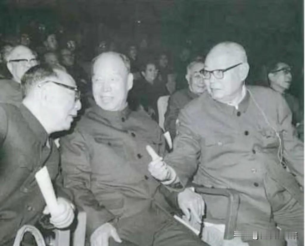 1979年1月，三位曾先后执掌北京城的老战友——聂荣臻（左）、彭真（中）、叶剑英