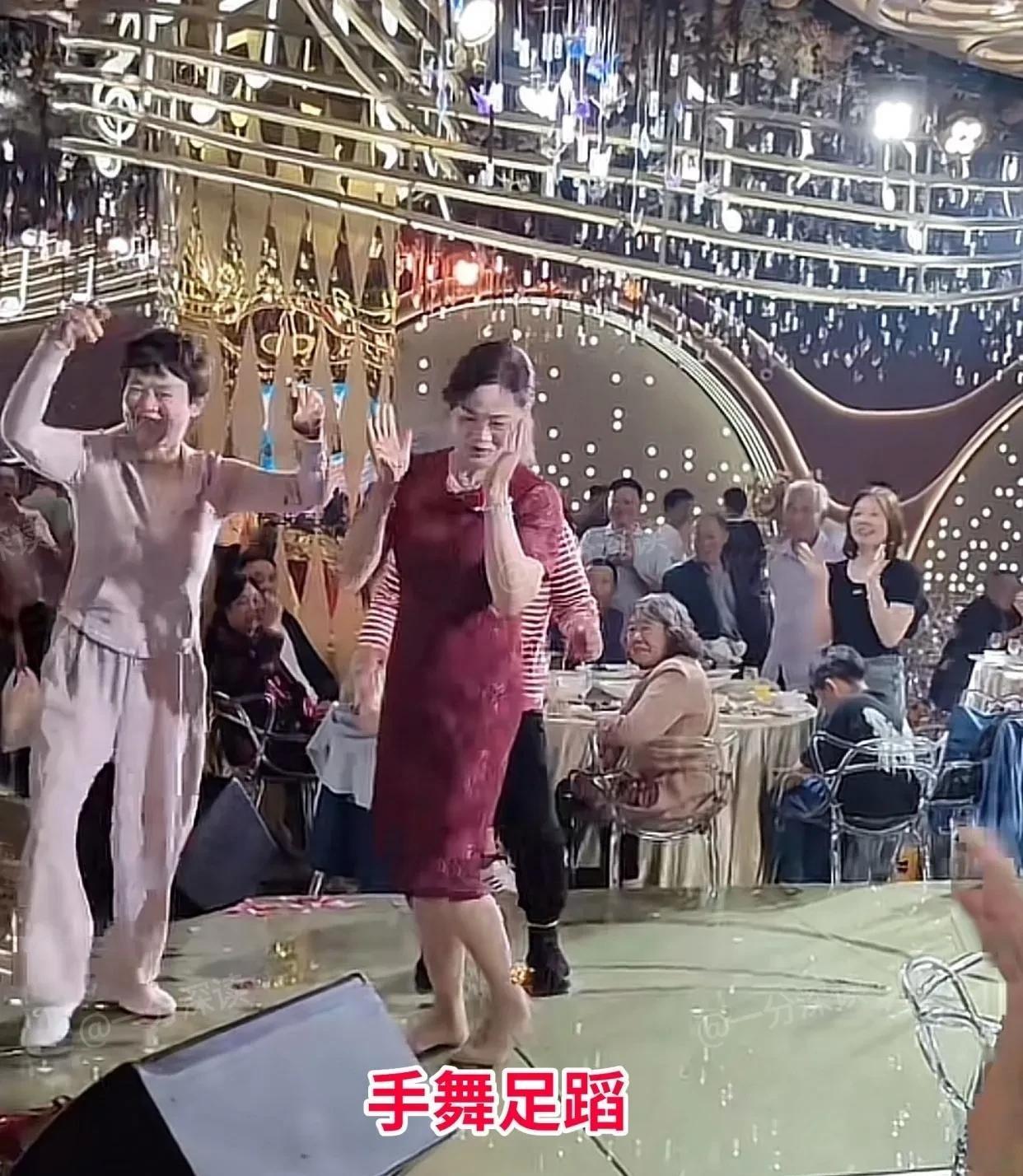 这个喜婆婆真丢人！儿子婚礼，舞台表演倒立？让新媳妇情可以堪？这个婆婆真不是
