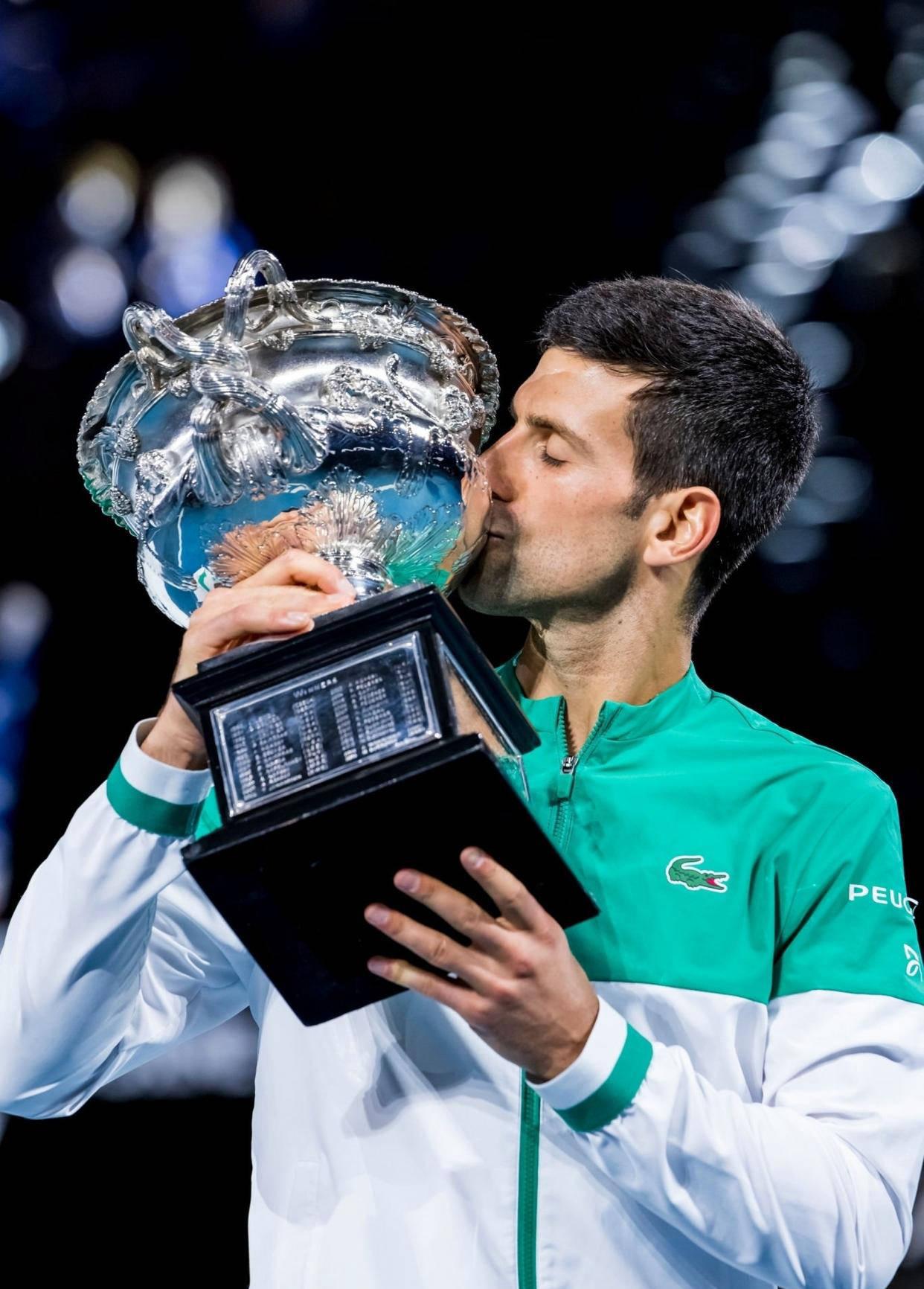 澳网男单决赛尘埃落定，结果给无数年轻球迷“泼了一盆冷水”！备受看好的新星阿尔卡拉