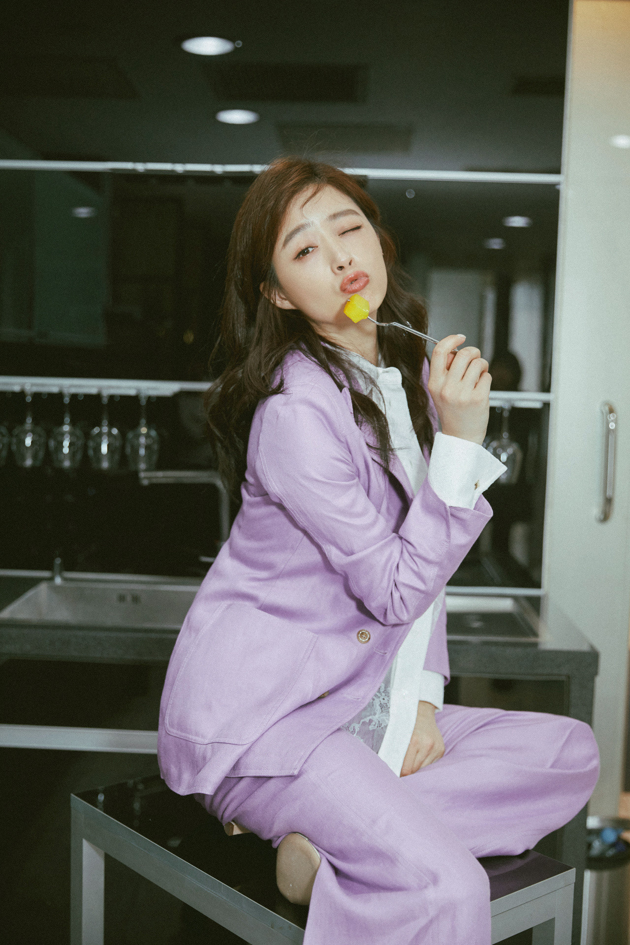 👠蒋欣哈哈哈，咋那么搞笑[捂脸哭][捂脸哭][捂脸哭]#蒋欣真不是鸟粪##蒋欣在上班时被鸟屎击中#
