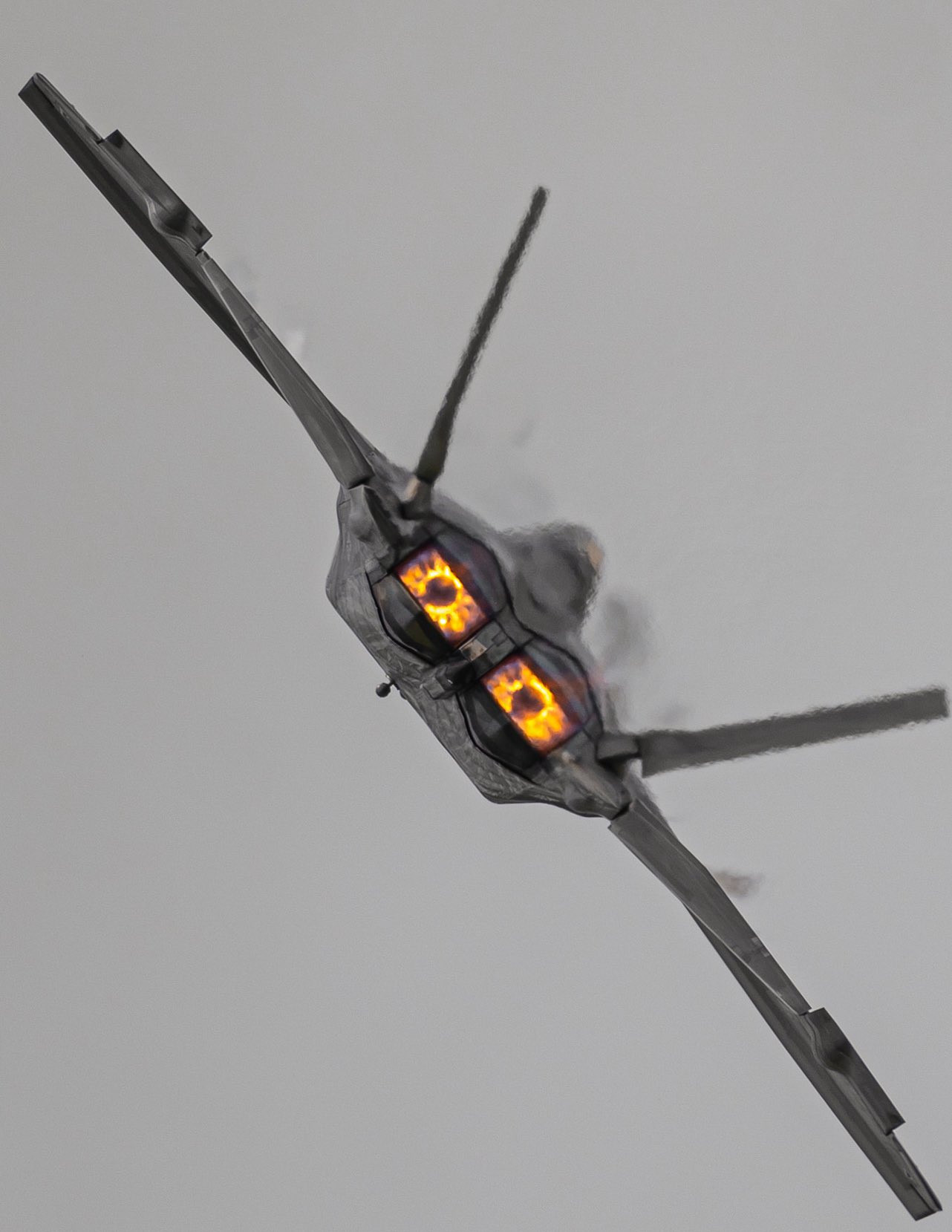 F-22的性感喷口​​​