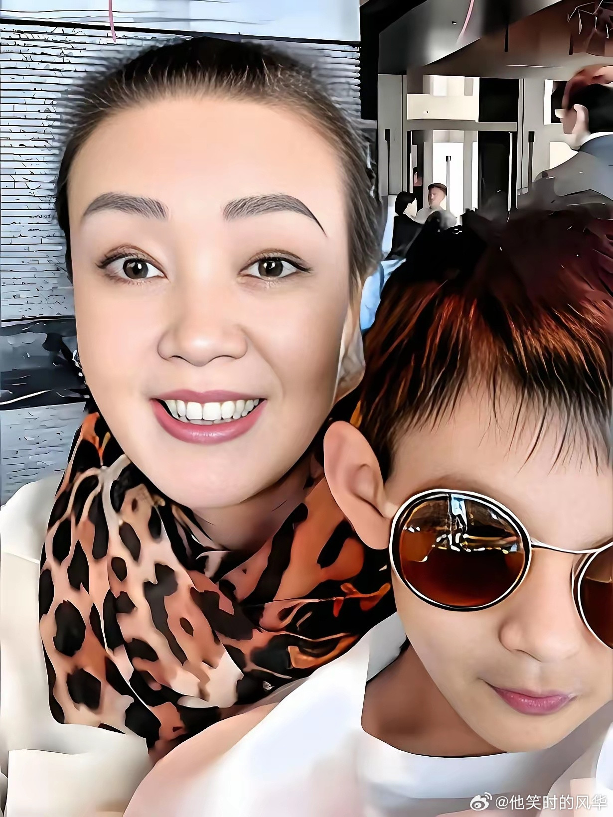 汪希箖是个精明孩子，机灵古怪，比他亲爹强的多首先他情绪稳定，一个9岁的孩子就知道