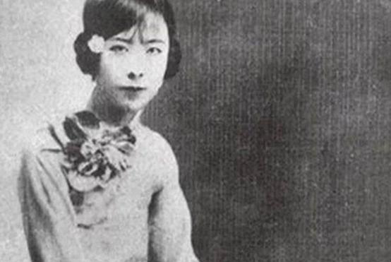 1973年，76岁的于凤至在迪斯尼乐园附近偶然发现了一片荒凉的绿地。冒着众人的反