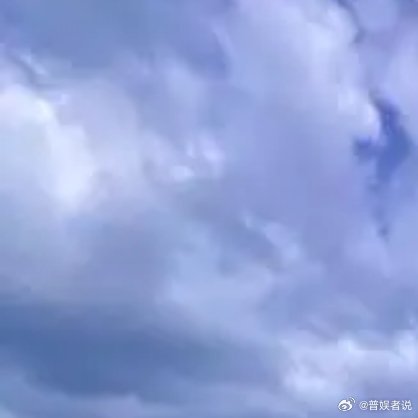 真正的旅行不在攻略里，在那些计划外的瞬间。攻略会告诉你，清晨六点的古城墙最适合拍