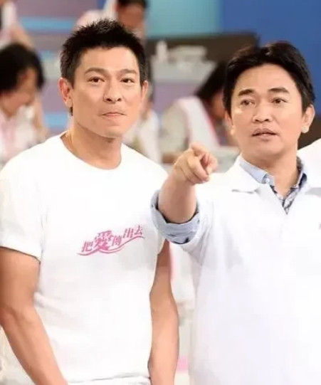 2018年，周杰伦演唱会上，质问刘德华:“20年前我给你写歌，你为什么拒绝我？”