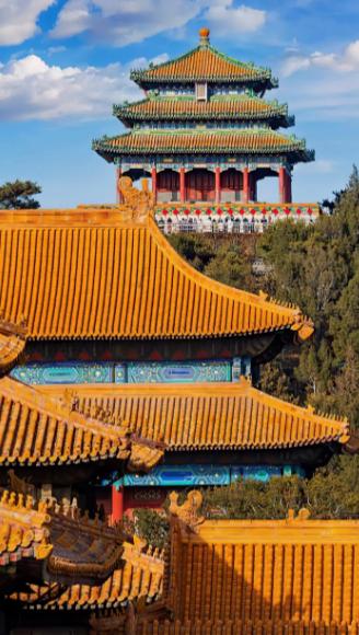 故宫缺钱到了什么地步，似乎永远入不敷出？故宫每年门票收入近8亿，文创收入大约15