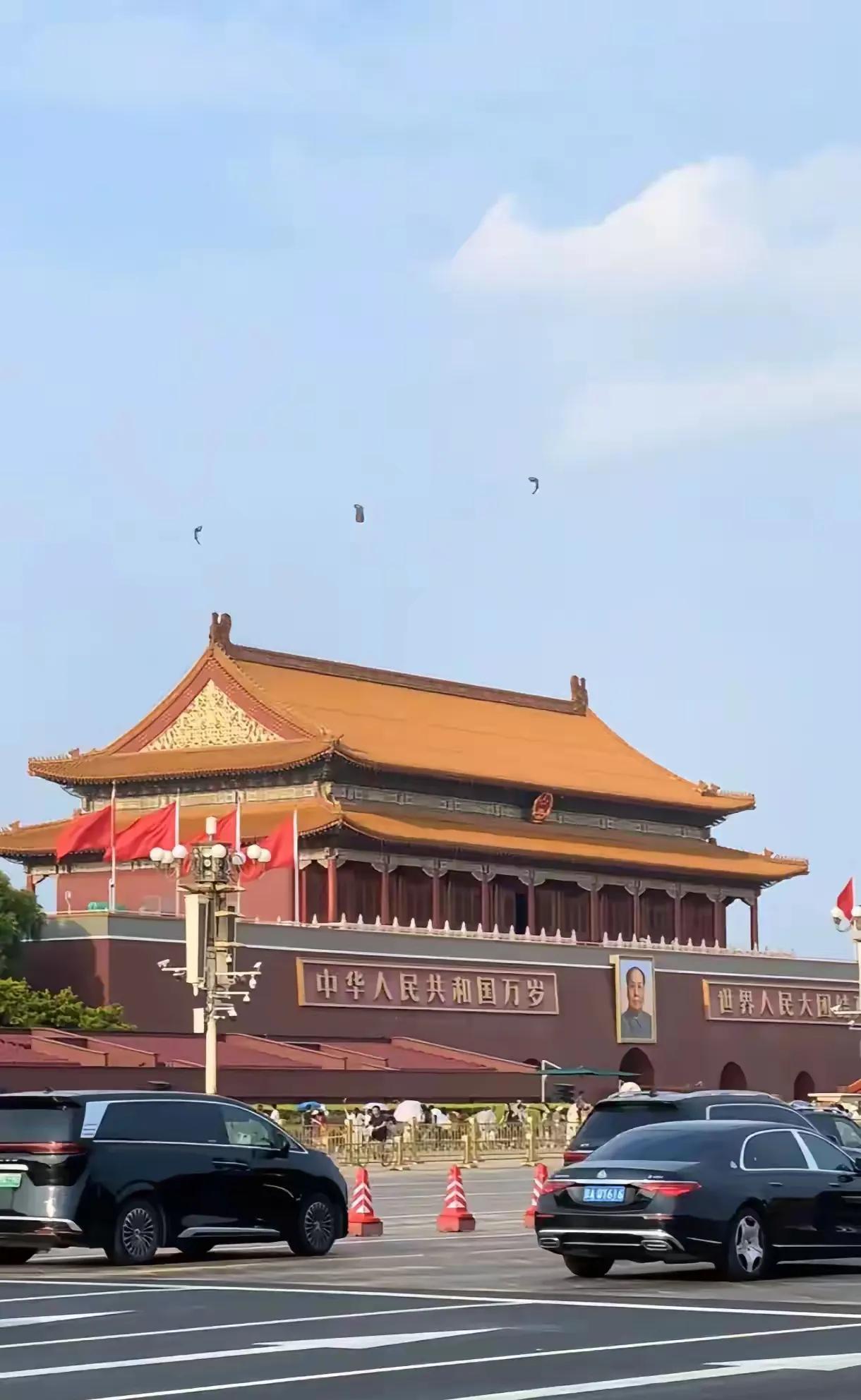 这天气也好起来了，也不下雨了，秋高气爽的样子！这几天我们天津和北京真是变化很大