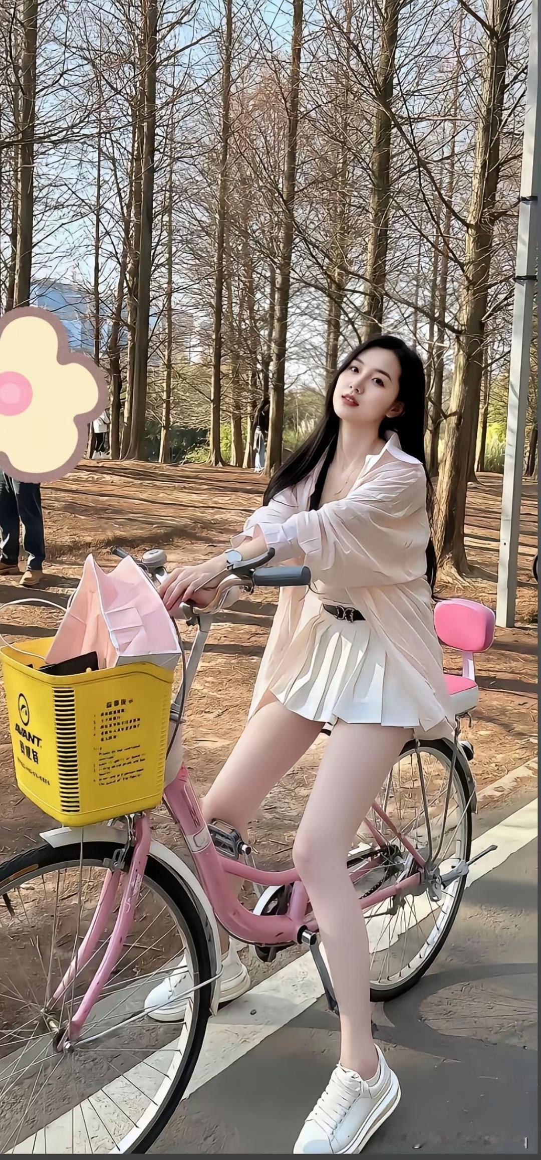 轻骑过林间，风起花落时。纯天然美女系列