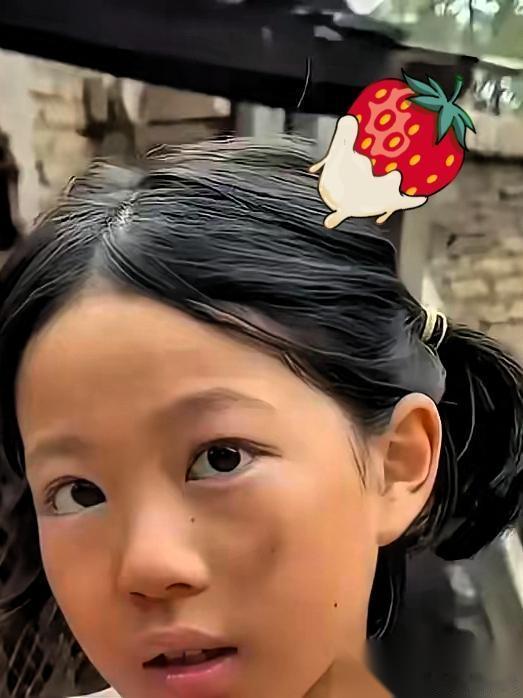 11岁女孩王少熙，硬是把“普通”的标签撕得粉碎。在《主角》里，她为了演好陕北放羊