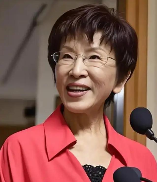 终于弄清楚了！原来某些人之所以不敢动洪秀柱，不是因为她是前主席，也不是因