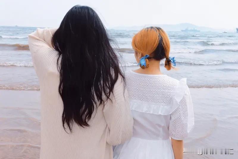 善良可不是懦弱。之前我有个朋友，在工作里总是热心帮同事忙。有人找他分担任务，他从