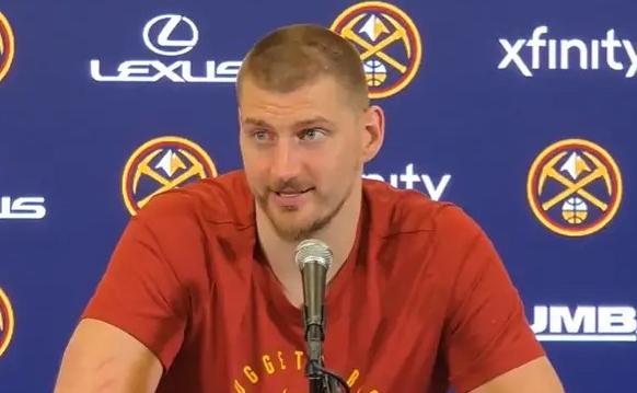 约基奇真幽默啊！ 掘金116-93大胜勇士的比赛，全程没什么悬念，下半场直接