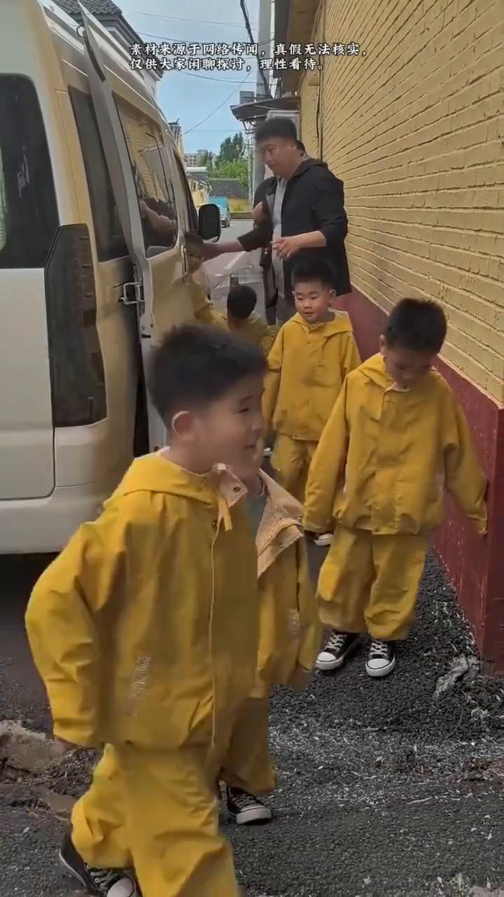 大哥的七胞胎儿子。这是孩子的爸爸七胞胎。当你还在抱怨养娃压力大时，不妨看看这位