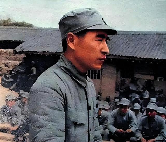 抗战时期，毛泽东前后在抗大一共开展26次讲演，除去1945年的一次讲话，其余全部