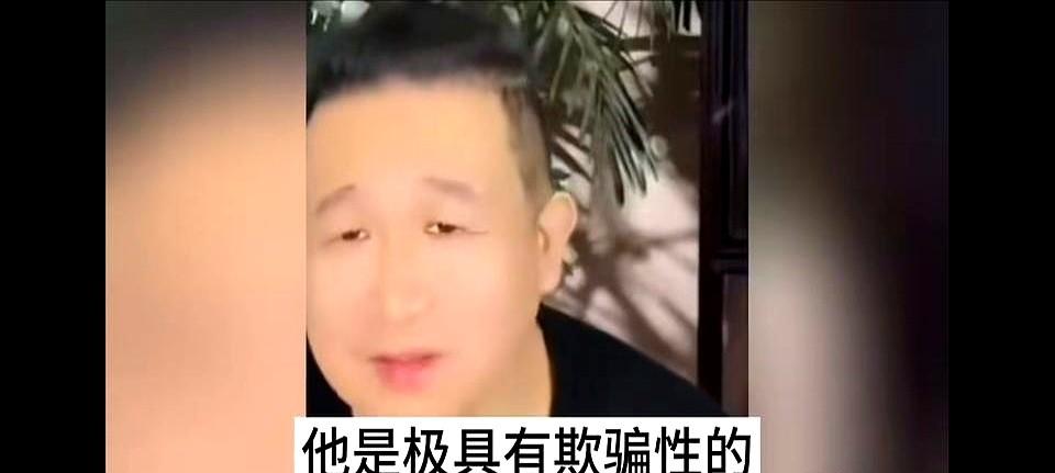 李铮深层解读曹云金新书。李铮突然就变了脸，揭开了那个爽文大男主的假面。他把曹
