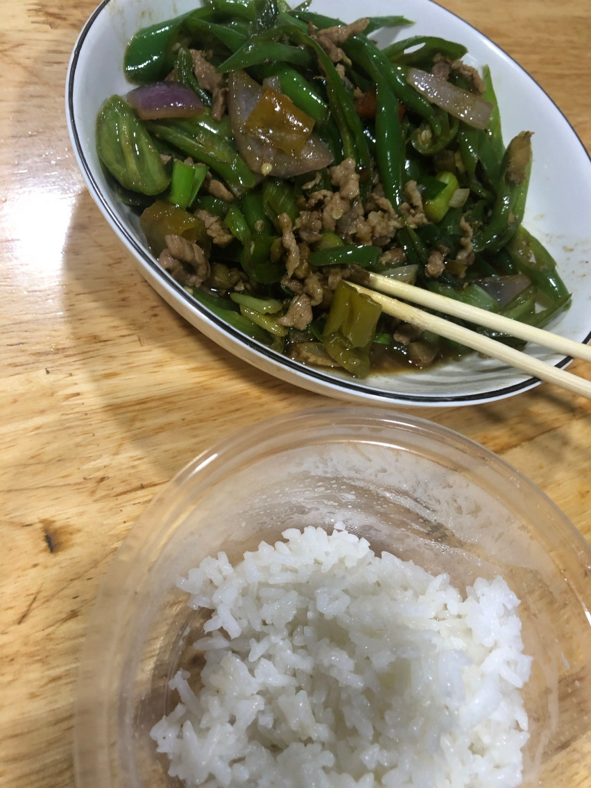 广州打拼十来年，44岁单身焊工的收支账我在广州都摸爬滚打十来年啦，今年都44岁
